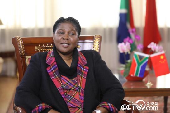 南非驻华大使多拉娜·姆西曼