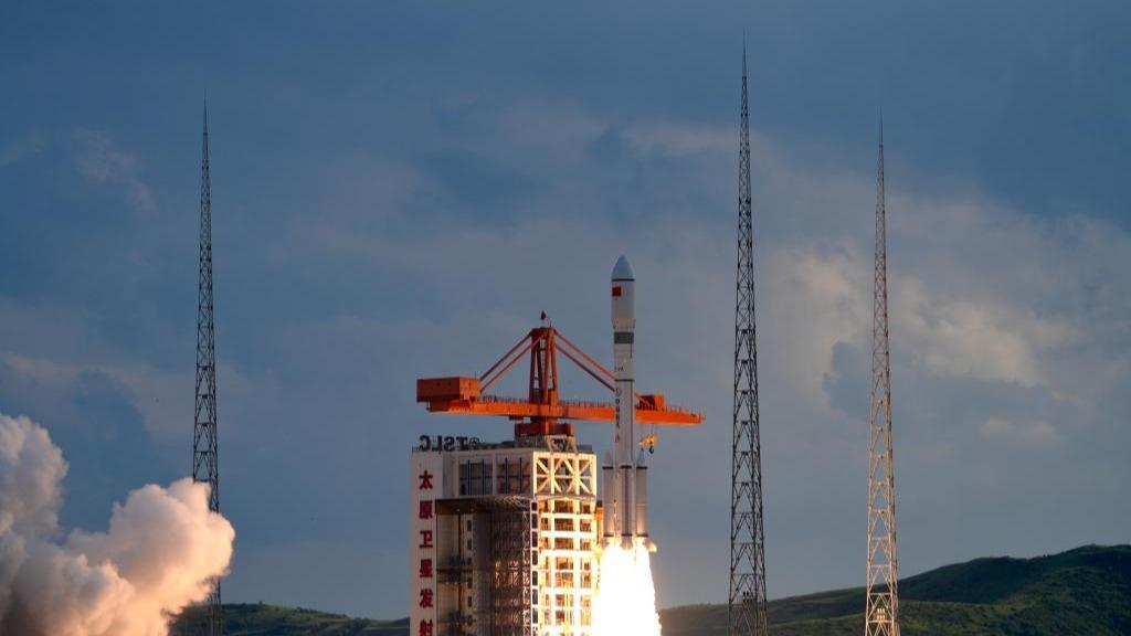 China launches internet satellite group