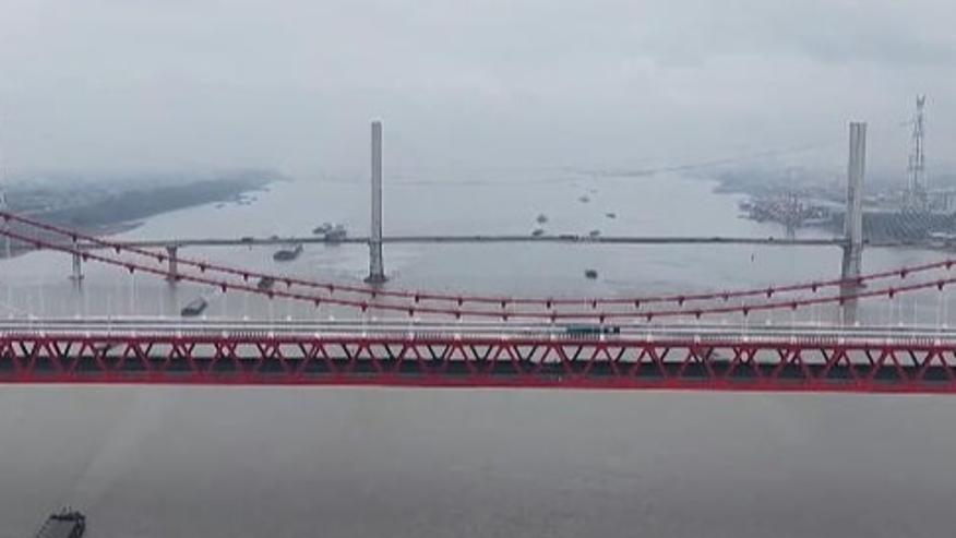 China opens first double-deck bridge over Yangtze River