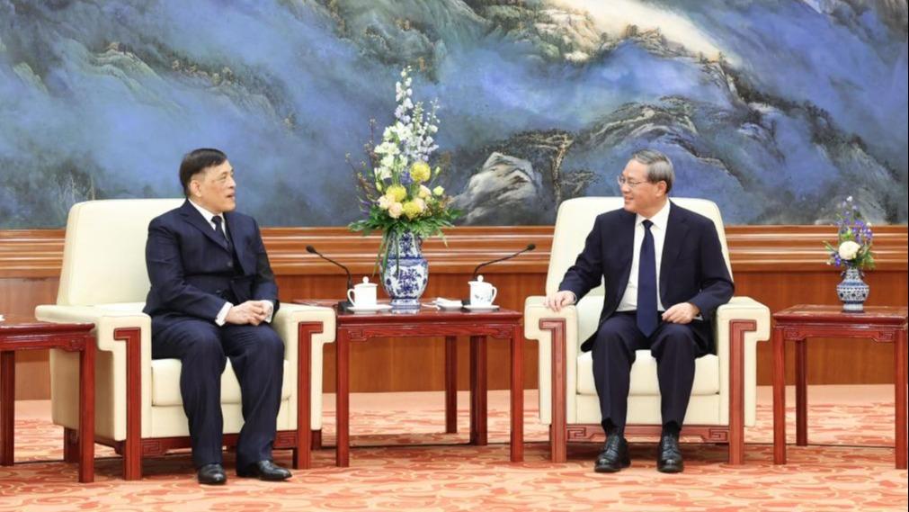 Chinese premier meets Thai king
