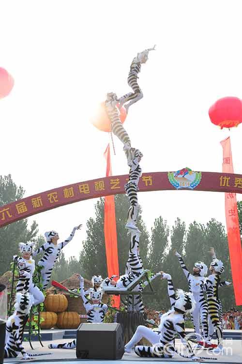 颁奖典礼所在地河南濮阳是全国知名的杂技之乡