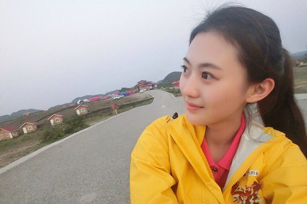  《远方的家》主持人刘颢玥