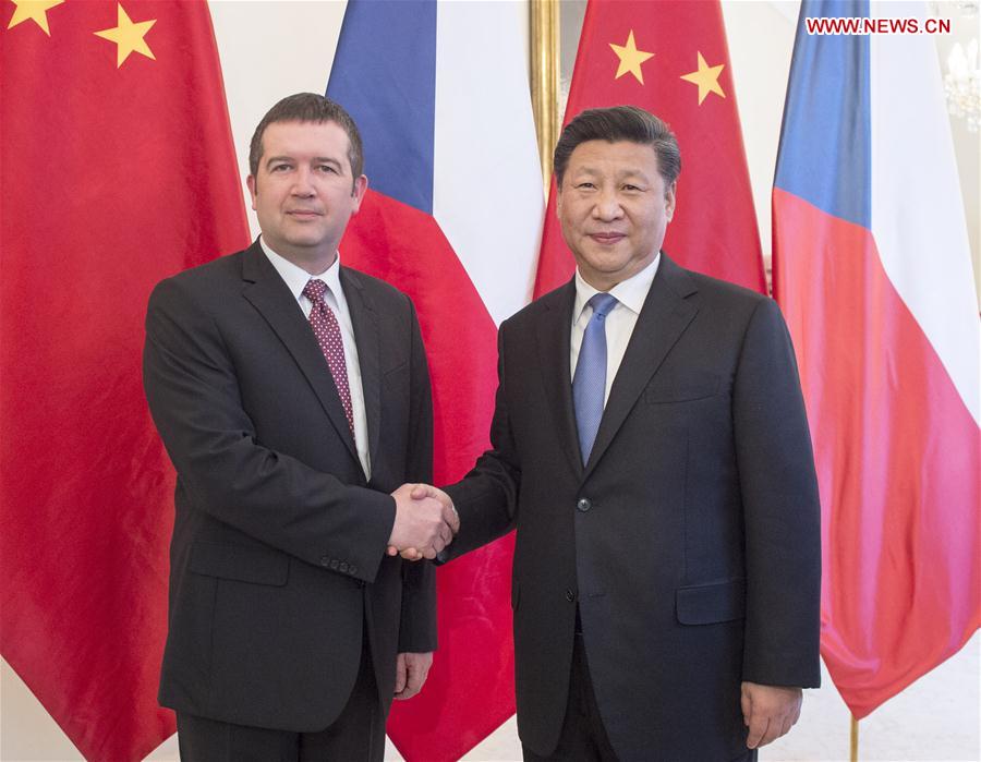 PRAGUE, March 29, 2016 (Xinhua) -- Chinese President Xi Jinping (R) meets with Jan Hamacek, chairman of the Chamber of Deputies of the Czech Parliament, in Prague, the Czech Republic, March 29, 2016. (Xinhua/Wang Ye) 