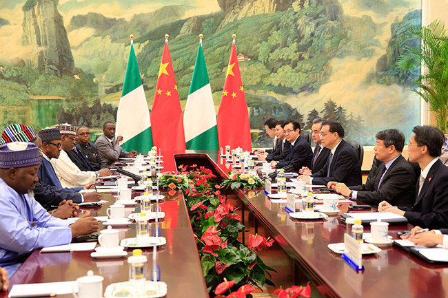 Chinese Premier Li Keqiang has met with visiting Nigerian President Muhammadu Buhari in Beijing on Wednesday. 