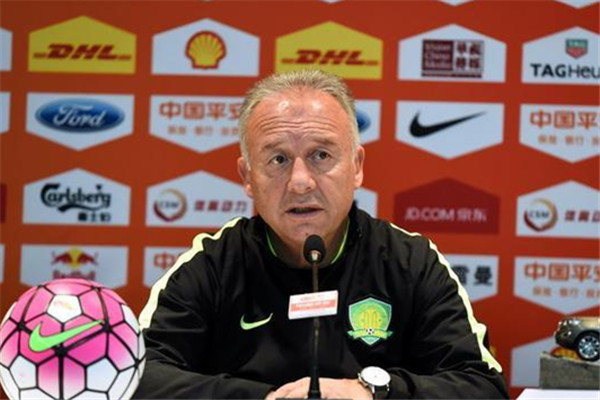 Coach Albeto Zaccheroni
