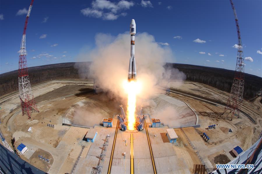 Photo taken on April 28, 2016 shows the launch of the Soyuz-2.1a carrier rocket with three small satellites -- Lomonosov, Aist-2D and SamSat-218 from the newly built Vostochny Cosmodrome in the Far Eastern Amur region. (Xinhua/Sputnik)