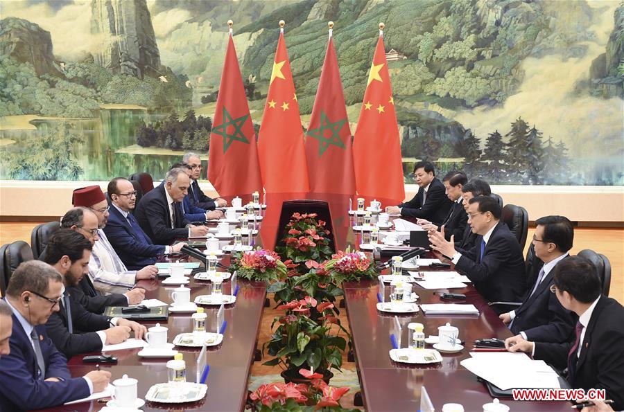  Chinese Premier Li Keqiang(3rd R) meets with King Mohammed VI(4th L) of Morocco in Beijing, capital of China, May 12, 2016. (Xinhua/Xie Huanchi) 