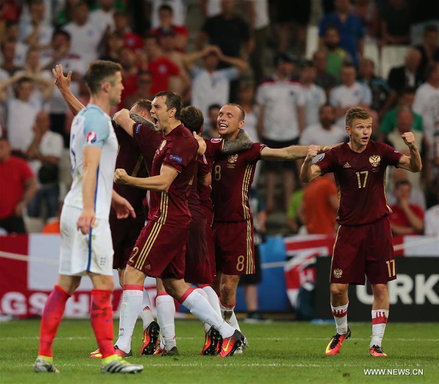 MARSEILLE, June 12, 2016 (Xinhua) -- Players of Russia celebrate after the Euro 2016 Group B soccer match between Russia and England in Marseille, France, June 11, 2016. The match ended with a 1-1 draw. (Xinhua/Zhang Fan)