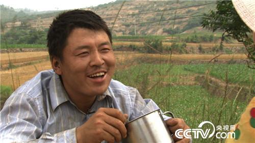 致富经:麦收故事(2)麦田里飞奔的山西机王