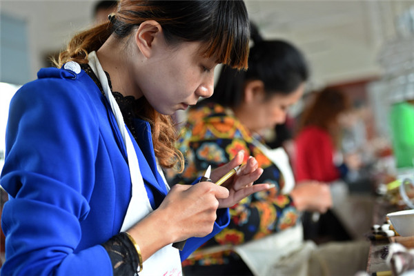 A group of college students from Taiwan have travelled to Huzhou for a 22-day summer camp.