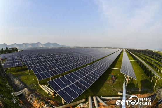 　　新余市是国家新能源科技示范城和分布式光伏发电应用示范区。（记者 袁育堃 周亮摄）
