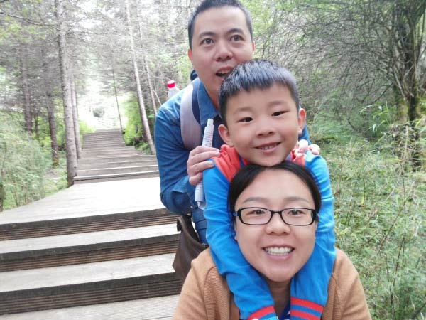 “我的最野假期”——亲子出行，走进九寨童话世界，感受藏家民俗。