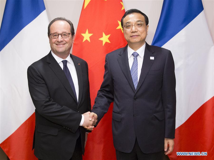 Chinese Premier Li Keqiang (R) meets with French President Francois Hollande in New York Sept. 20, 2016. (Xinhua/Huang Jingwen)