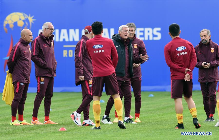 Marcello Lippi (4th R), head coach of China