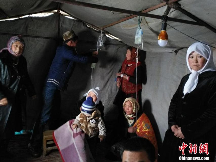 Relief supplies have arrived, including tents, food, coal, and power generators. More than 300 soldiers have been deployed to help the residents. 