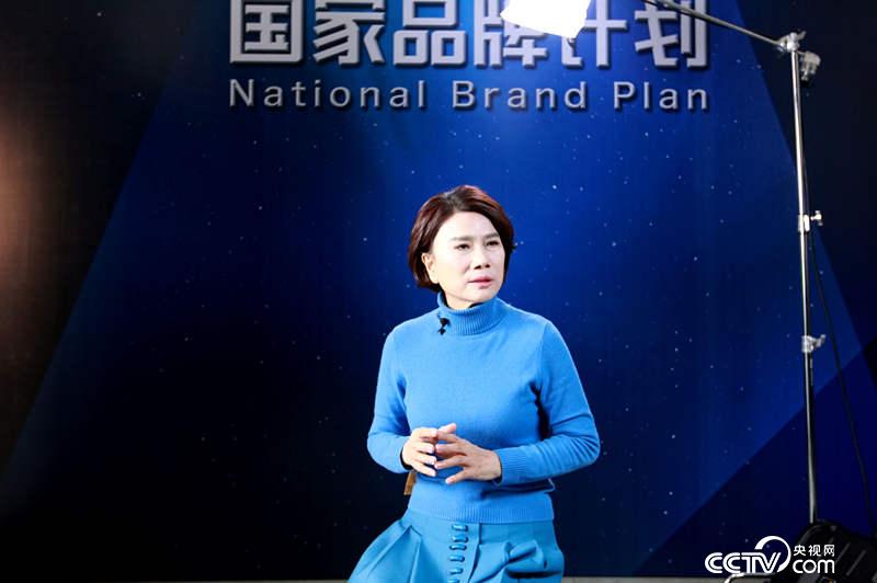 董明珠在北京接受了央视网记者的专访