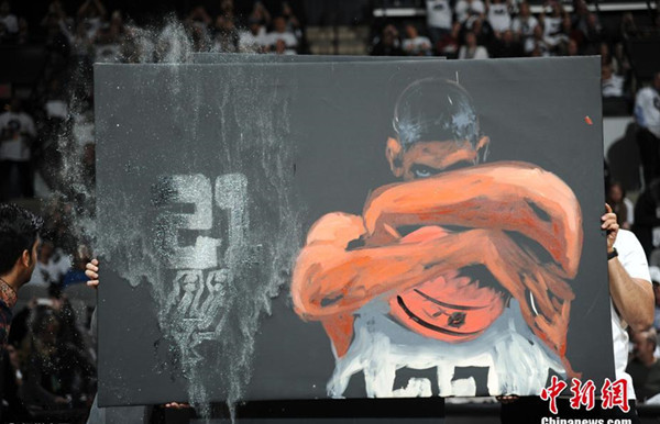 Spurs retire Tim Duncan