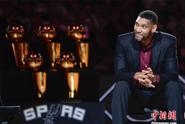 Tim Duncan honoured after 19-year career with the Spurs