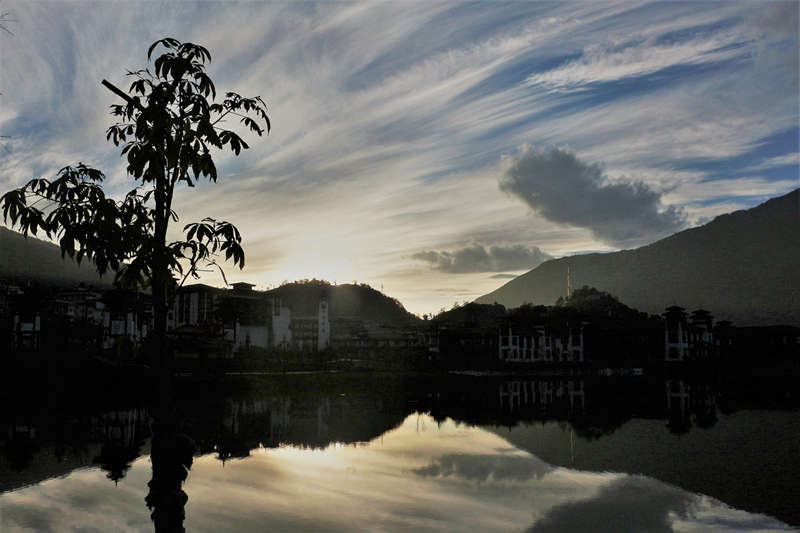 墨脱县城一角。