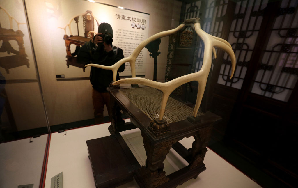 Shenyang museum exhibits imperial antler throne