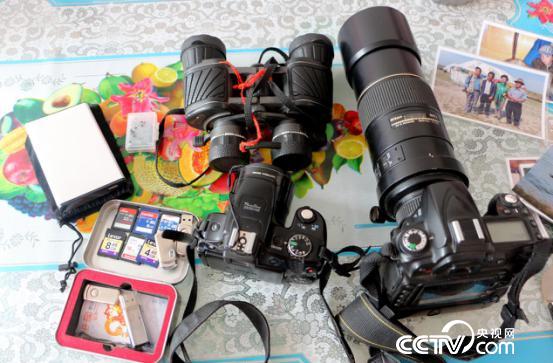 尖木措用来记录和观察普氏原羚的工具