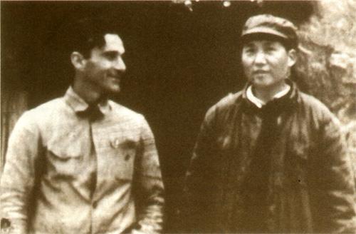 Edgar Snow(L) and Mao Zedong