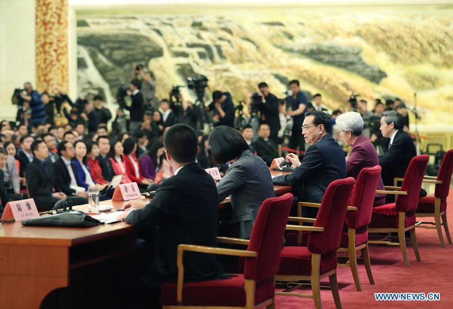 Chinese Premier Li Keqiang gives a press conference at the Great Hall of the People in Beijing, capital of China, March 15, 2017. (Xinhua/Pang Xinglei)