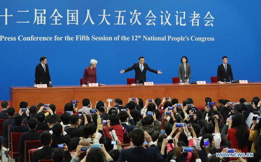 Chinese Premier Li Keqiang gives a press conference at the Great Hall of the People in Beijing, capital of China, March 15, 2017. (Xinhua/Xie Huanchi)