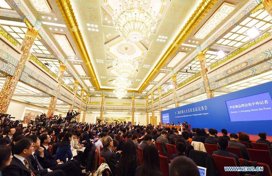 Chinese Premier Li Keqiang gives a press conference at the Great Hall of the People in Beijing, capital of China, March 15, 2017. (Xinhua/Yang Zongyou)