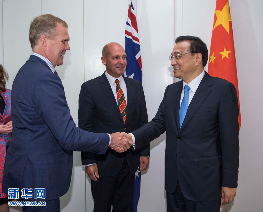 Chinese Premier Li Keqiang met here Thursday with Australian parliament leaders, saying China is willing to strengthen exchanges between the legislatures of the two countries to promote bilateral ties.