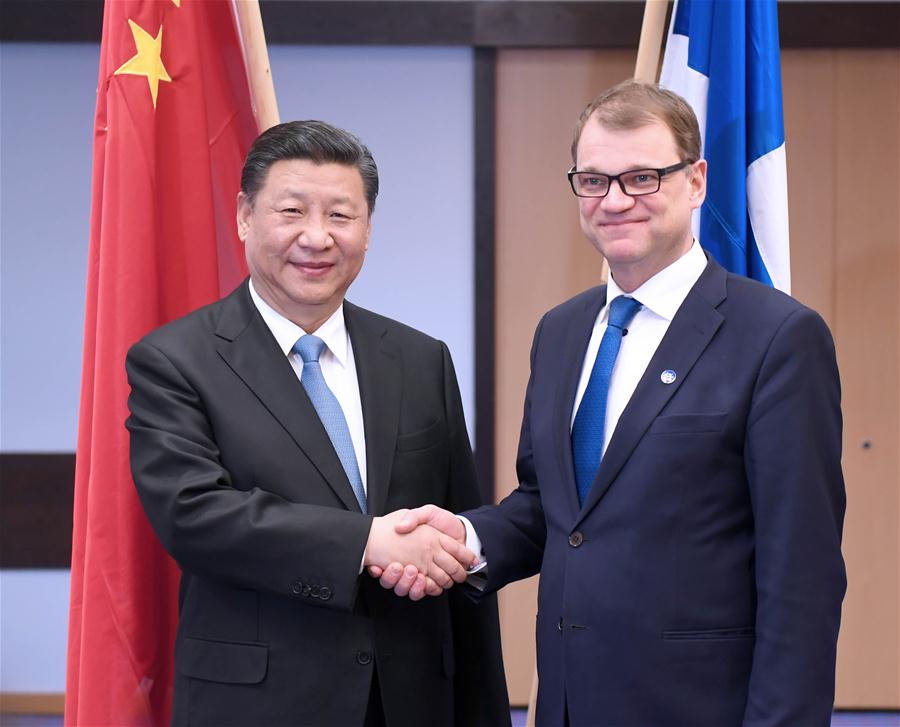Chinese President Xi Jinping (L) meets with Finnish Prime Minister Juha Sipila in Helsinki, Finland, April 5, 2017. (Xinhua/Zhang Duo)