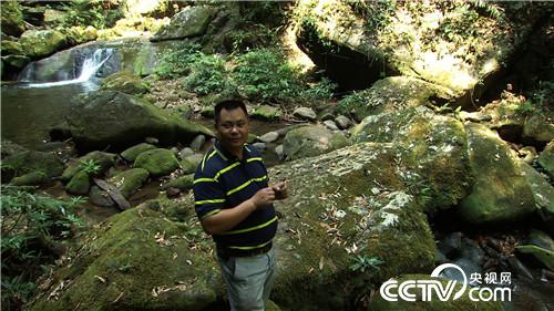 致富经:寻常坛子让穷小伙发现非凡财富(20170503)