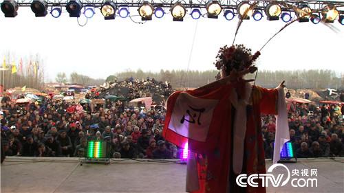 致富经:豫剧演员去养猪的别样财富(20170504)