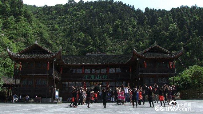 三哥和6000多人的苦乐财富