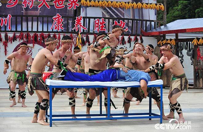 主持人体验神奇的&ldquo;肉连响&rdquo;