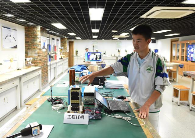 北京市八一学校科普实验室。（图片来源：新华网）