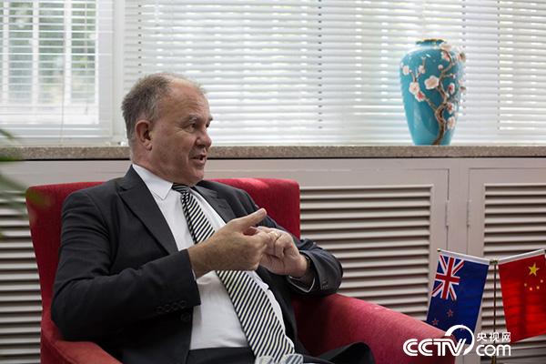 新西兰驻华大使麦康年接受央视网记者专访（记者　王嵩／摄）