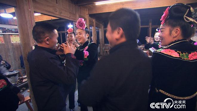 乡土:欢欢喜喜过苗年 1月11日