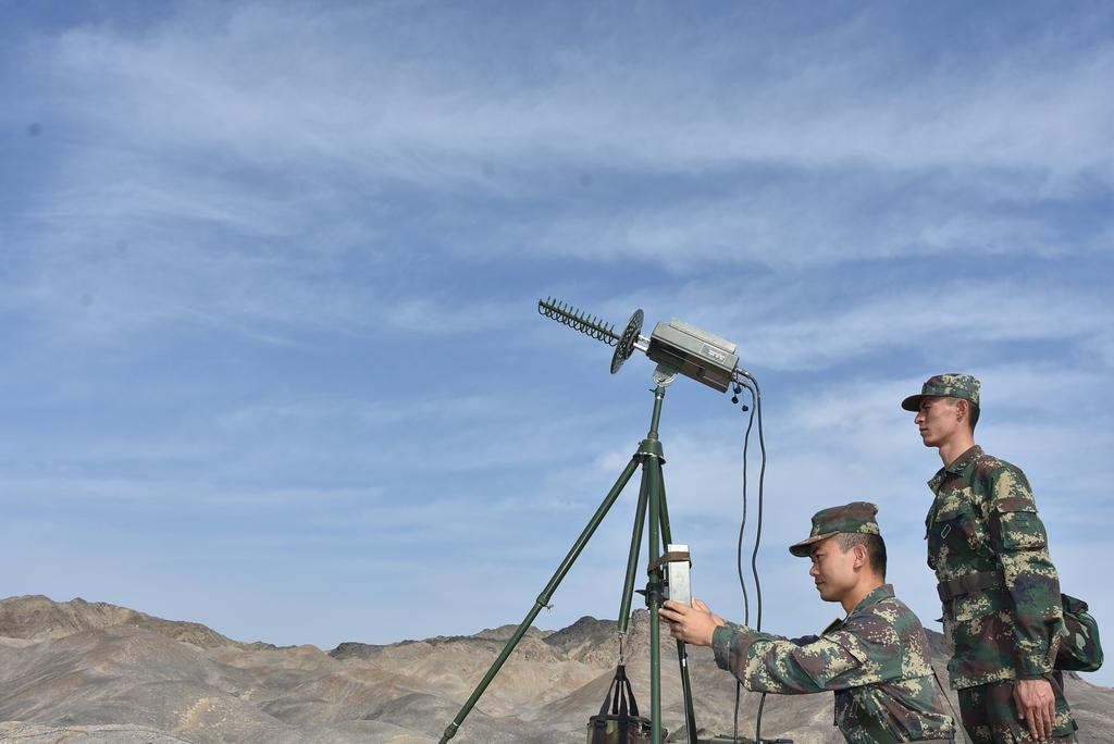 通信保障，干扰利器（王杰摄）