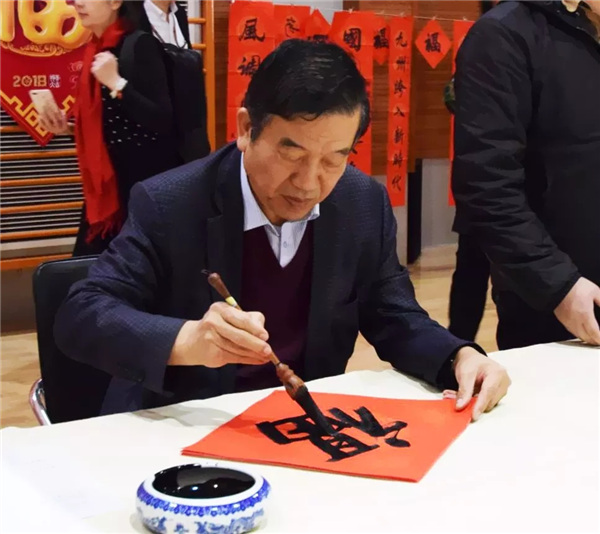 苏士澍先生现场书写