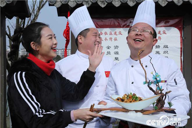 美女主持带您&ldquo;揭秘&rdquo;宫保鸡丁最正宗方法