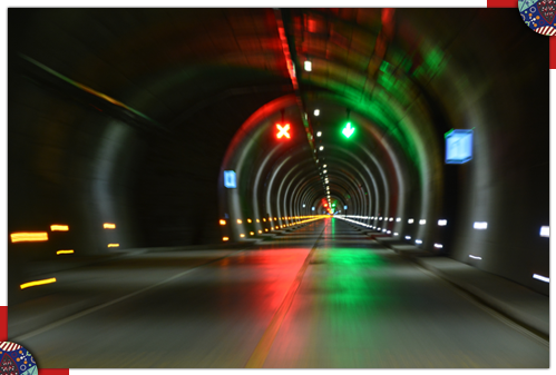 2015年1月全线贯通的独龙江公路隧道