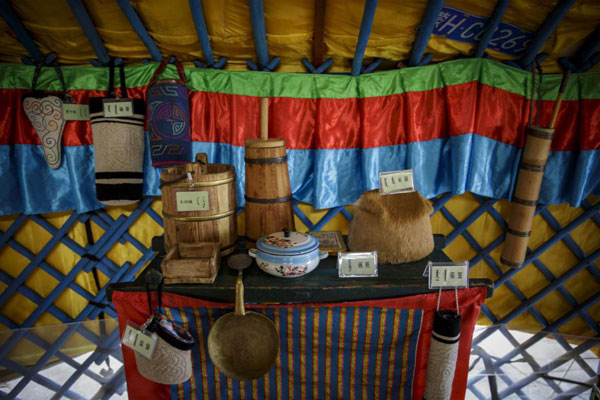 苏・呼格吉勒图家独特的蒙古包“展厅”