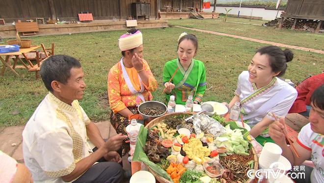 乡土:景谷采花泼水节 8月1日