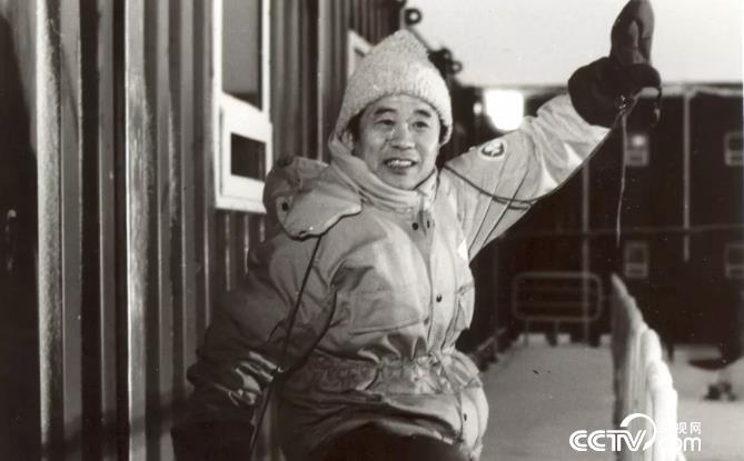 1990年董兆乾在南极中山站冬练