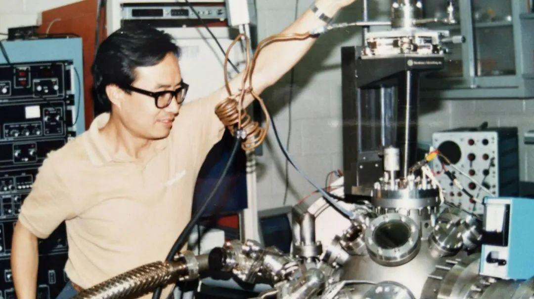 蒋致诚年轻时照片