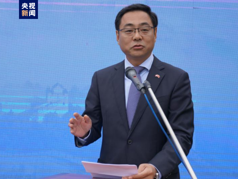 中国驻秘鲁使馆临时代办次旺平措发表致辞