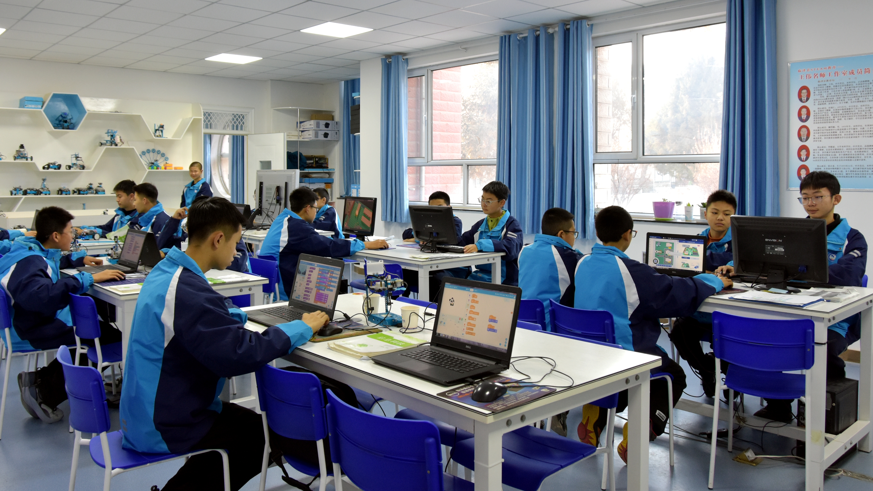 临泽县第二中学的STEAM实验中心。刘自新摄