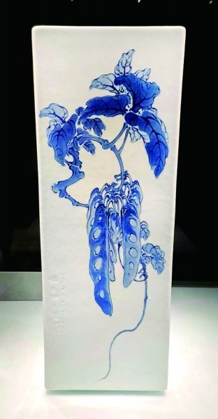 ④青花釉里红蔬果图四方箭筒 王步