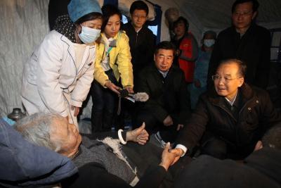 Chinese&nbsp;Premier&nbsp;Wen&nbsp;Jiabao&nbsp;arrived&nbsp;Thursday&nbsp;in&nbsp;the&nbsp;worst&nbsp;hit&nbsp;region&nbsp;of&nbsp;Yushu&nbsp;County&nbsp;to&nbsp;check&nbsp;on&nbsp;rescue&nbsp;work&nbsp;and&nbsp;meet&nbsp;survivors.